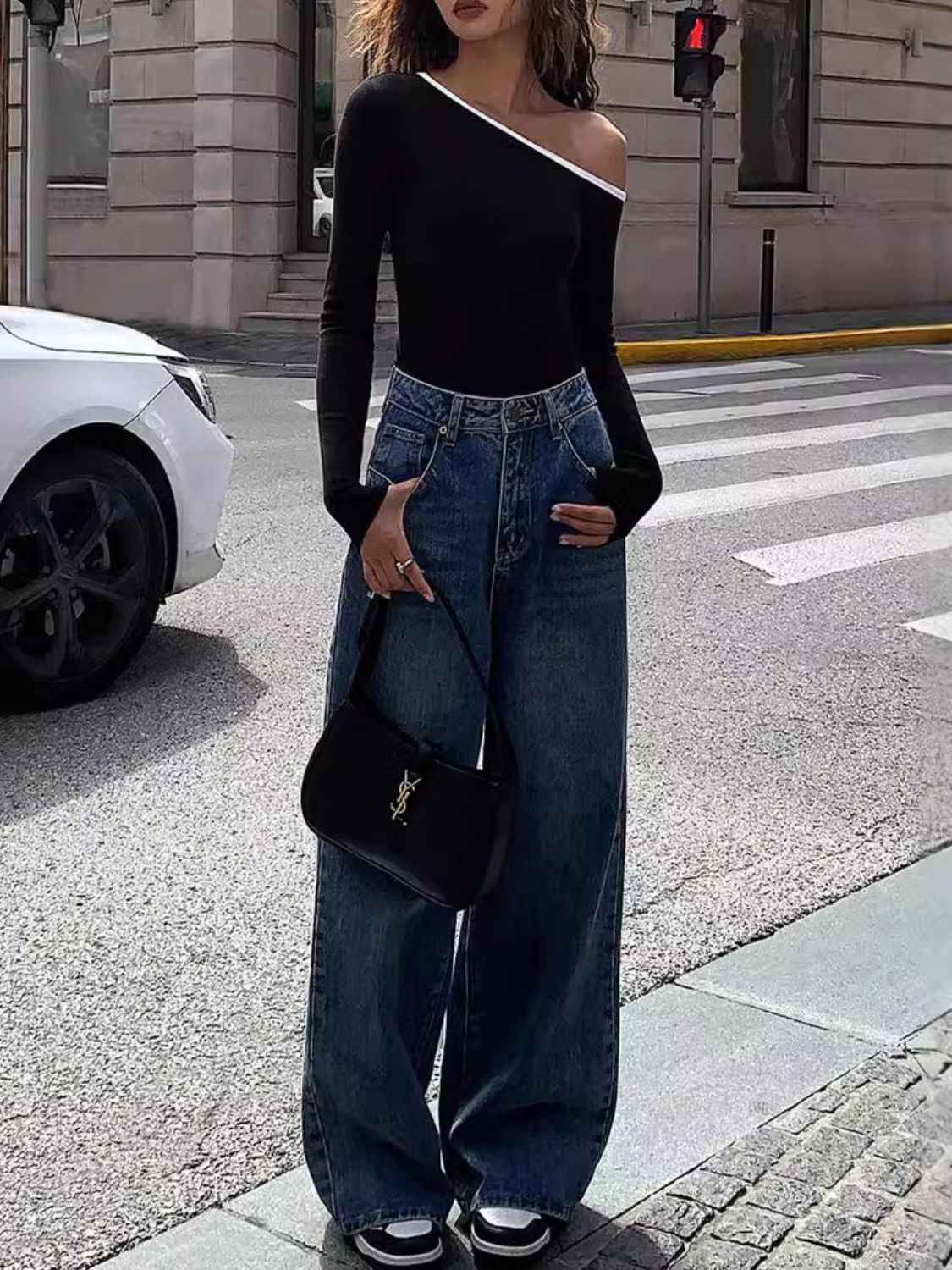 Contrast Trim One Shoulder Top