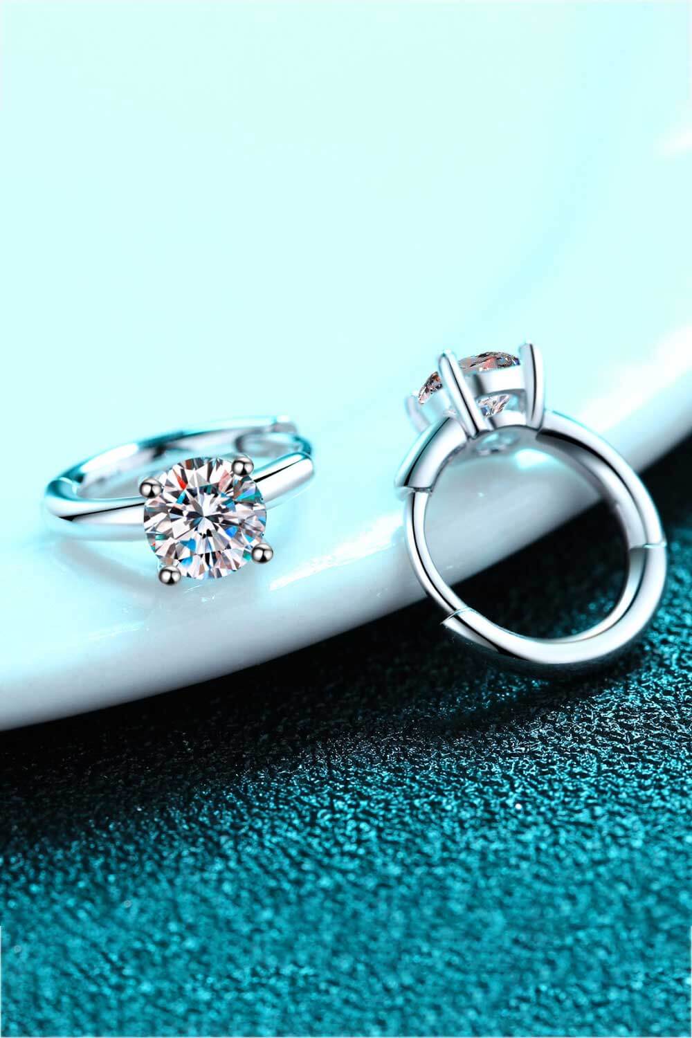 Moissanite Huggie Earrings - HOORR