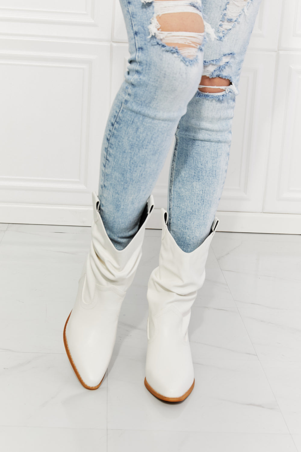 Cowboy Boots in White - HOORR