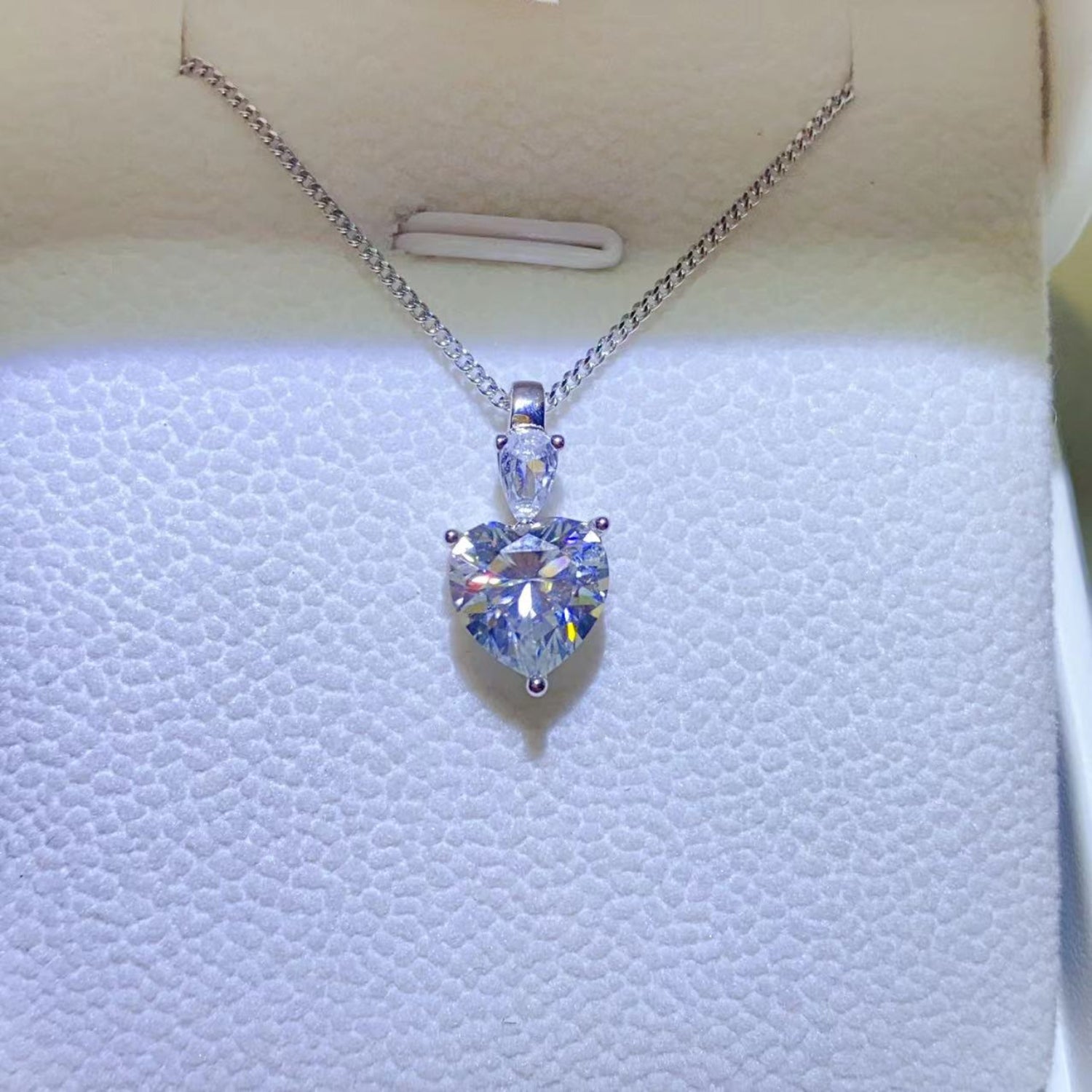 2Carat Moissanite 925 Sterling Silver Pendant - HOORR