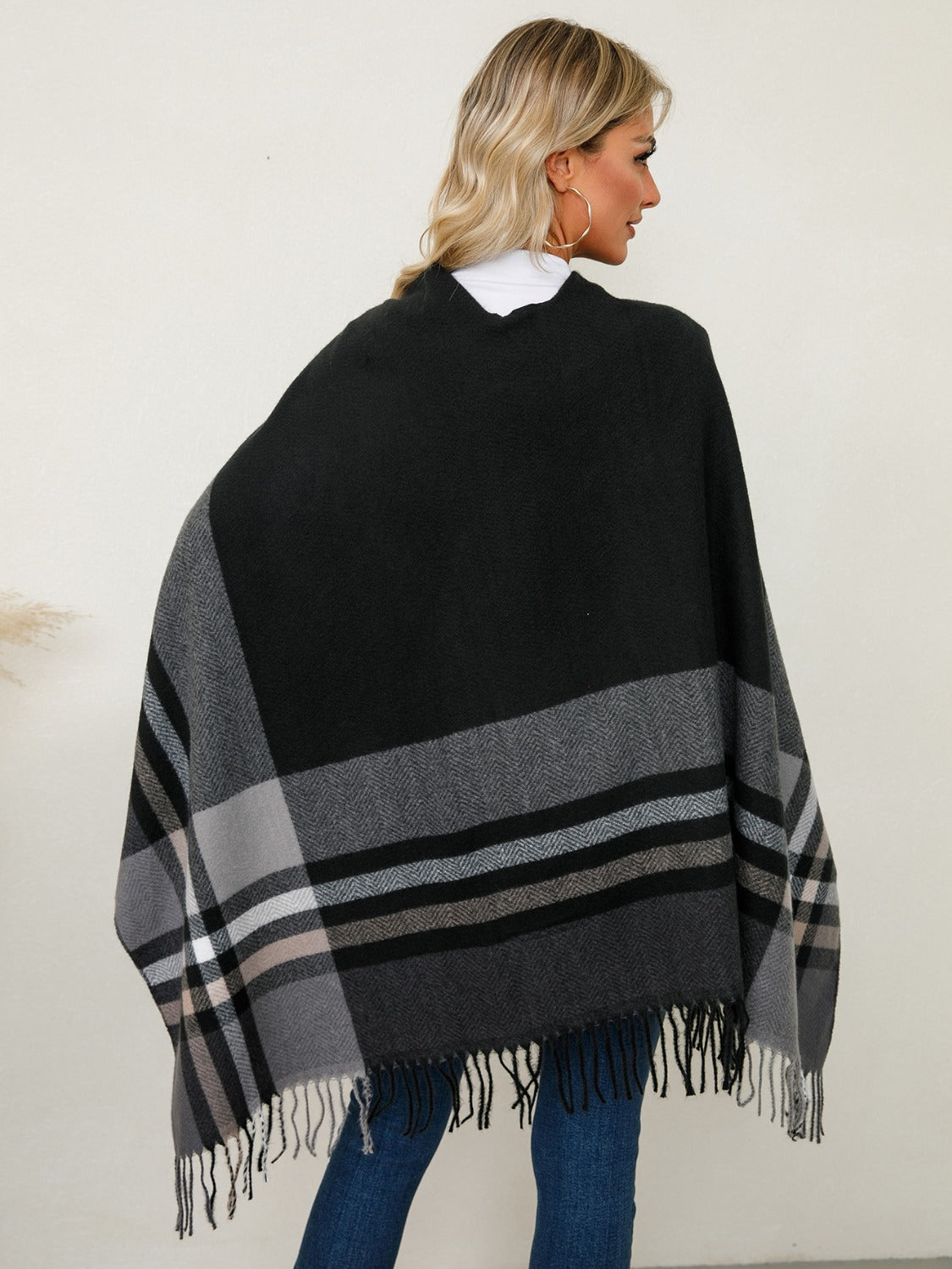 Fringe Contrast Plaid Poncho - HOORR