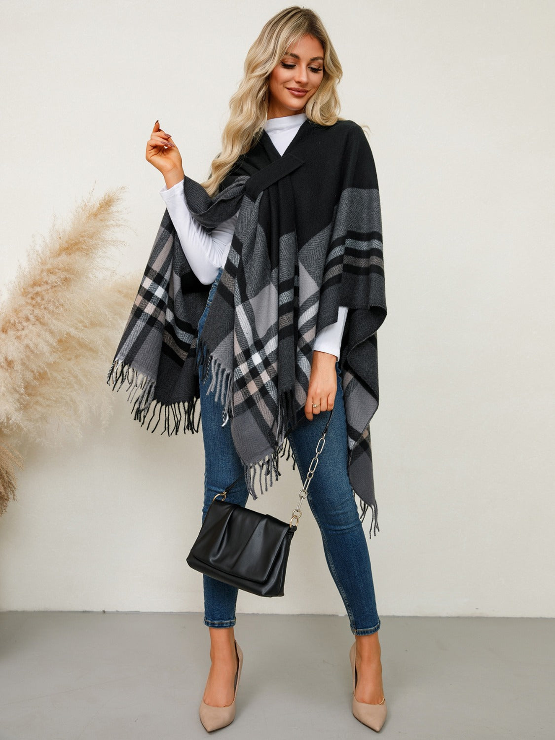 Fringe Contrast Plaid Poncho - HOORR