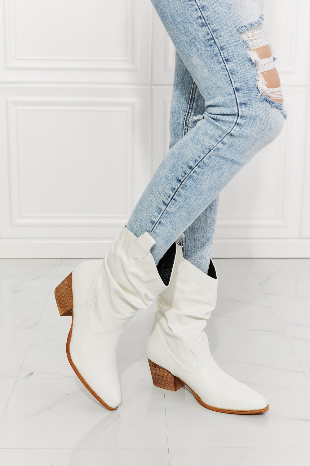 Cowboy Boots in White - HOORR