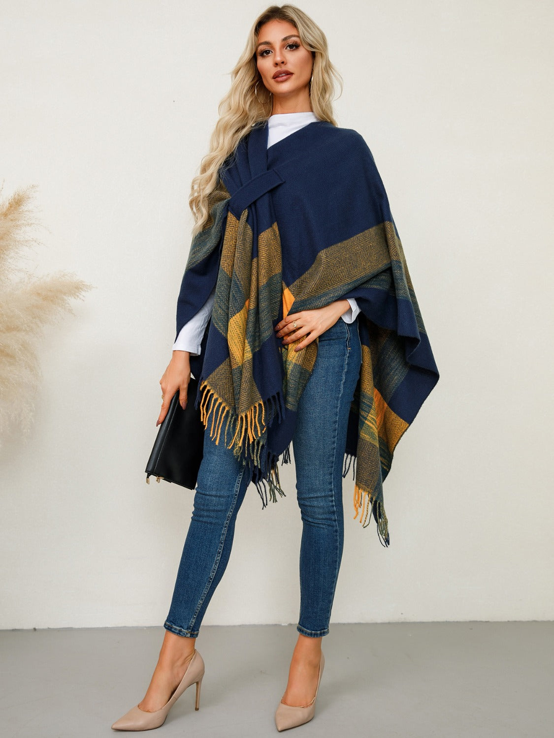 Fringe Contrast Plaid Poncho - HOORR